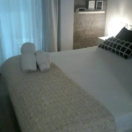 Pequeno Con Mini Piscina - No Climatizada Apartment *