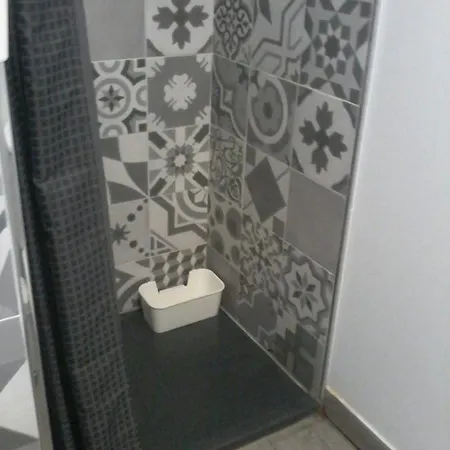 Pequeno Con Mini Piscina - No Climatizada Valencia