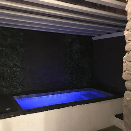 Apartment Pequeno Con Mini Piscina - No Climatizada