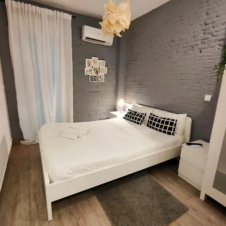 Pequeno Con Mini Piscina - No Climatizada Apartment