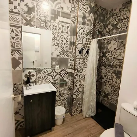Pequeno Con Mini Piscina - No Climatizada Apartment *