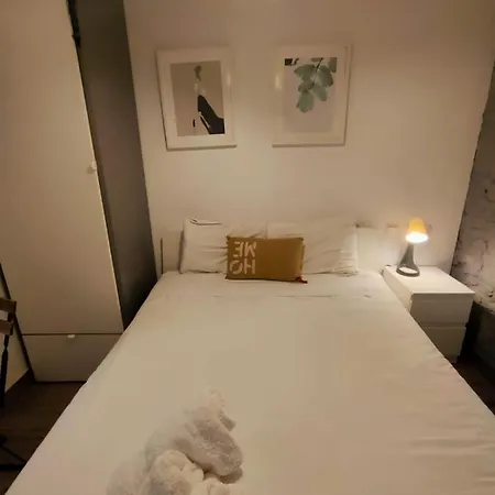 Pequeno Con Mini Piscina - No Climatizada * Valencia