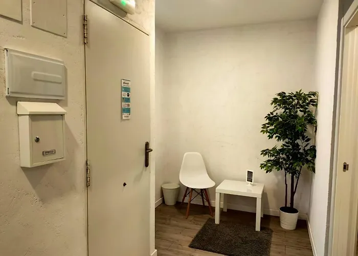 Pequeno Con Mini Piscina - No Climatizada Valencia