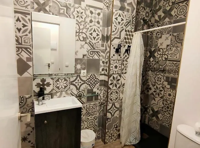 Pequeno Con Mini Piscina - No Climatizada Apartment *